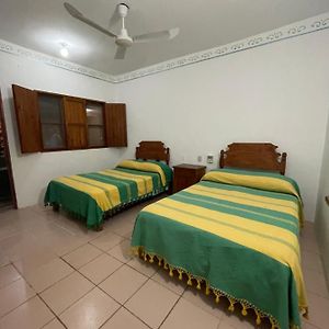 Habitación con 2 Camas Individuales
